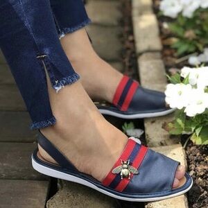 Vizzano Navy Slingback Sandals with Red Stripe Accent & Bee detail Sz-9. X
